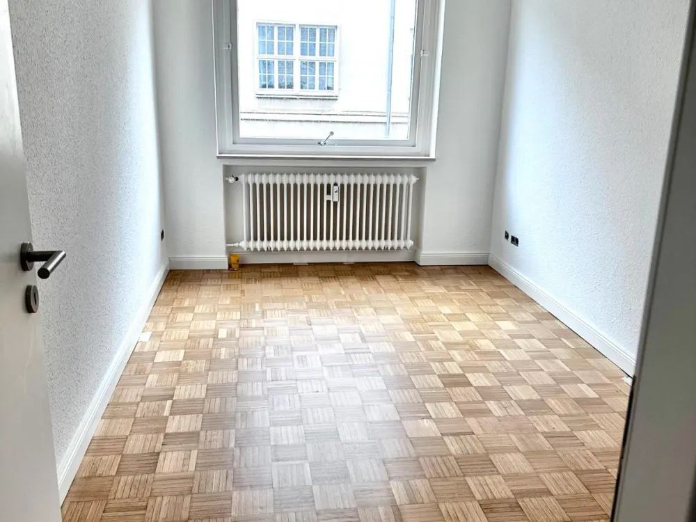 Helle und Gemütliche 3-Zimmer Altbauwohnung in Mitte/ Oststadt