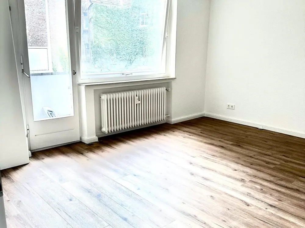 Helle und Gemütliche 3-Zimmer Altbauwohnung in Mitte/ Oststadt