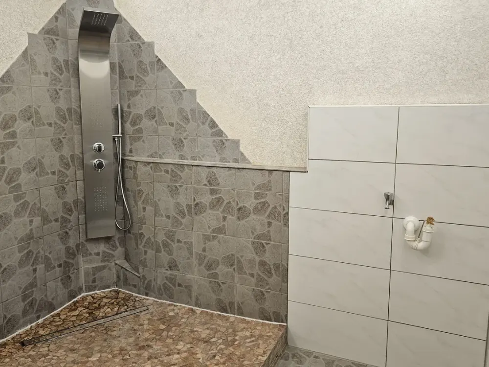 Moderne helle 3,5-Zimmer Wohnung mit Balkon und Kamin in Raunheim