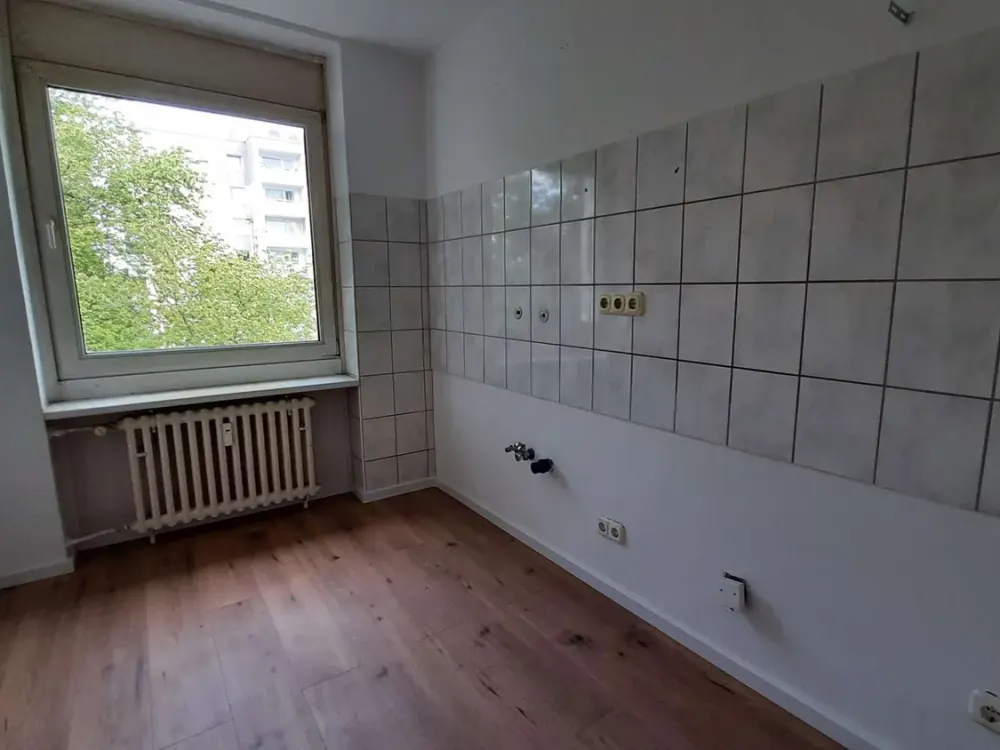 Remscheider Straße 134, hübsche 3 ZKB Wohnung im 3. OG