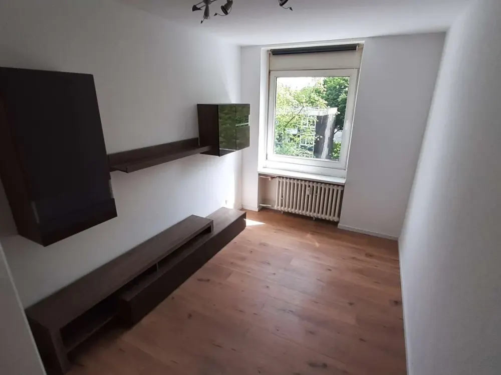 Remscheider Straße 134, hübsche 3 ZKB Wohnung im 3. OG
