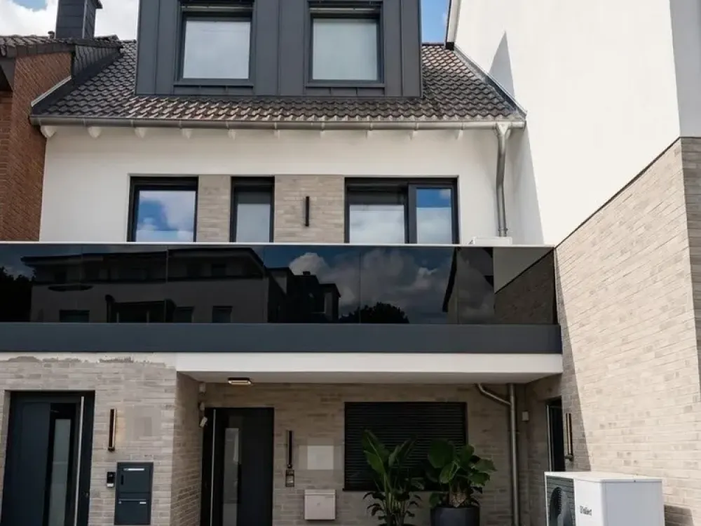 New Build Maisonette 2023 · Private Entrance · Balcony · 3 Rooms · Furnishing Possible