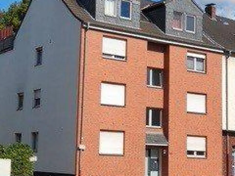Mitten in der Stadt mit Blick ins Grüne: 2,5 Zi.-Whg. mit Balkon