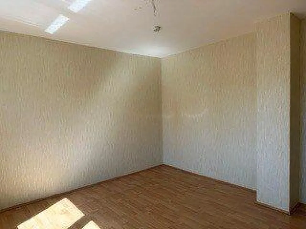 Mitten in der Stadt mit Blick ins Grüne: 2,5 Zi.-Whg. mit Balkon