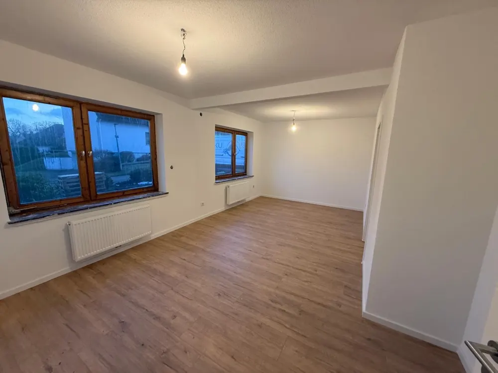 65qm modernisierte 2-Zi. Wohnung | 1100€ alles außer Strom