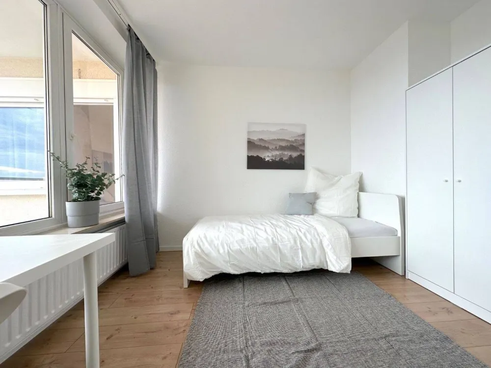 ?? Möbliertes Zimmer frei in moderner 6er-WG - Wasgaustraße 45, Frankfurt am Main! - ab dem 01.09