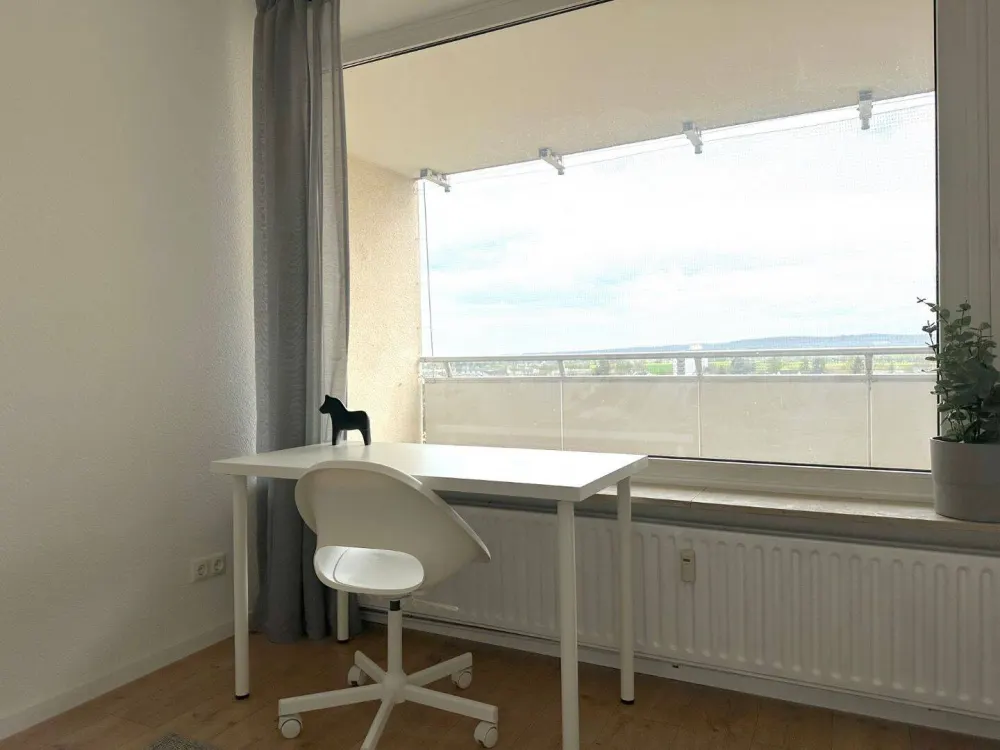 ?? Möbliertes Zimmer frei in moderner 6er-WG - Wasgaustraße 45, Frankfurt am Main! - ab dem 01.09