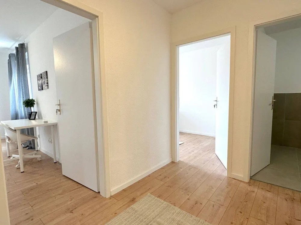 ?? Möbliertes Zimmer frei in moderner 6er-WG - Wasgaustraße 45, Frankfurt am Main! - ab dem 01.09