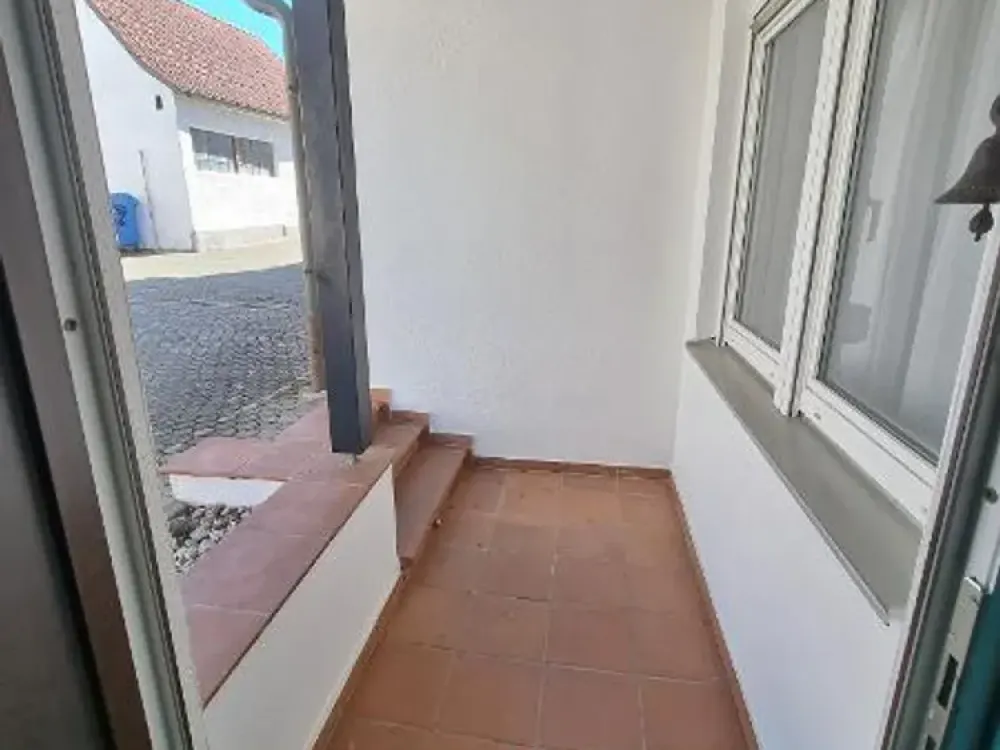 Hausähnliche 3,5 Zi - Wohnung mit Autostellplatz und optionaler Einbauküche in Kahl!