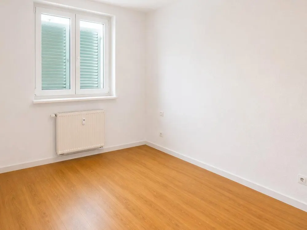 Modernisierte 2-Zimmer-Wohnung mit Einbauküche und Tageslichtbad