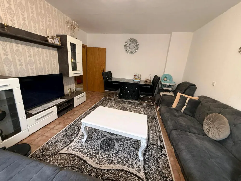 Mietwohnung 2zimmer+Küche und bad und keller