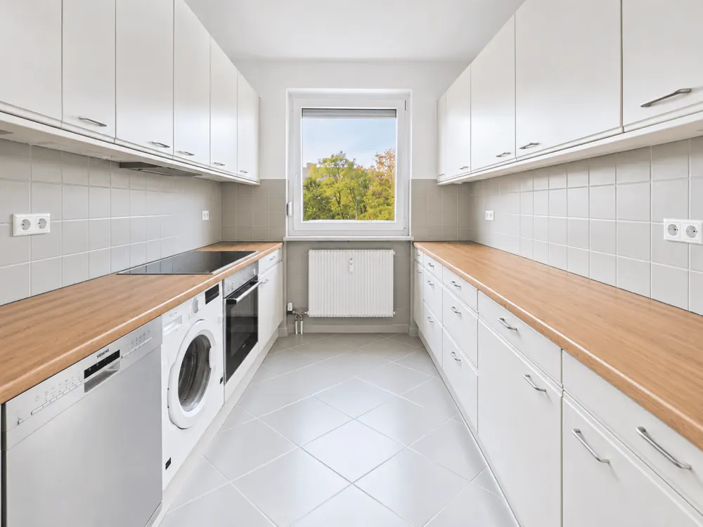 Move In & Feel Good - Renovated 2-Room Apartment in Nürnberg-Neuröthenbach!