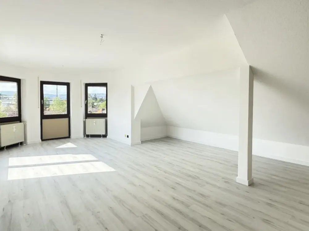 Einziehen und wohlfühlen - Traumhafte Maisonettewohnung mit Taunusblick im Herzen von Oberursel