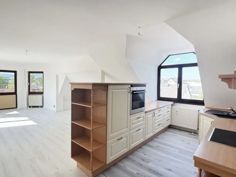 Einziehen und wohlfühlen - Traumhafte Maisonettewohnung mit Taunusblick im Herzen von Oberursel