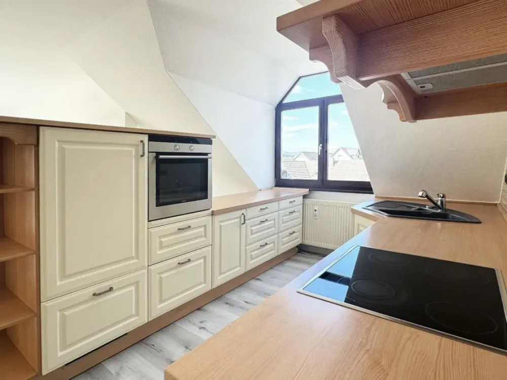 Einziehen und wohlfühlen - Traumhafte Maisonettewohnung mit Taunusblick im Herzen von Oberursel