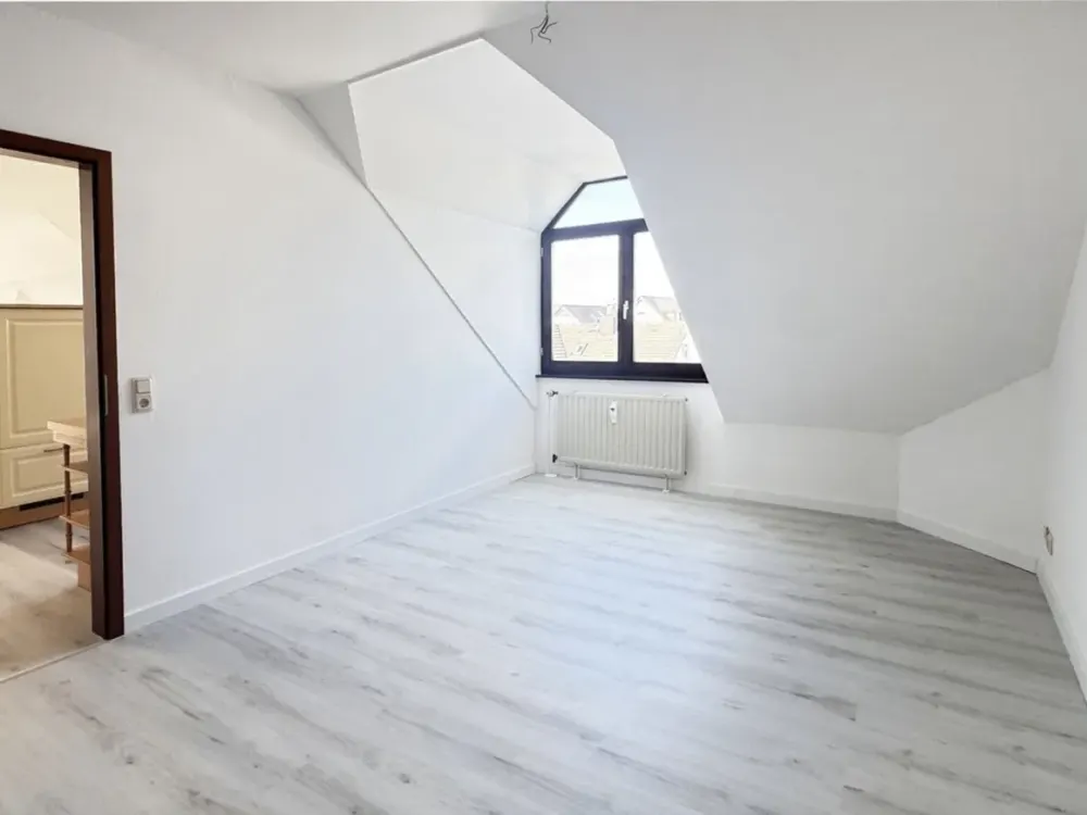 Einziehen und wohlfühlen - Traumhafte Maisonettewohnung mit Taunusblick im Herzen von Oberursel
