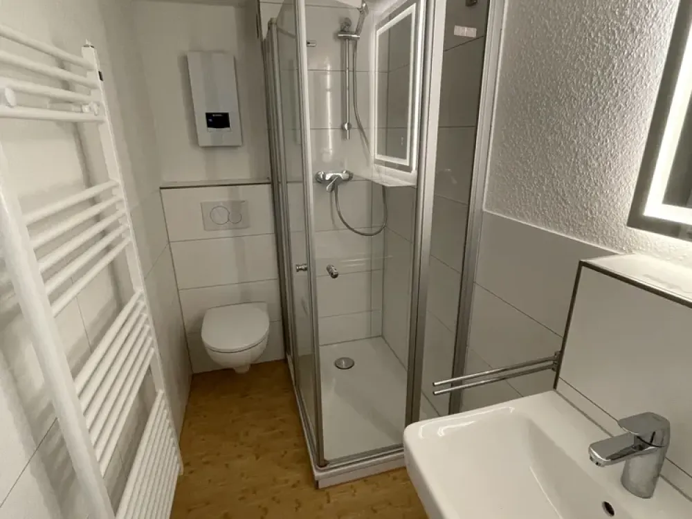 helle u.ruhige 1-Zimmer-Wohnung für Erstbezug nach Komplett-Sanierung in Meerbusch, provisionsfrei