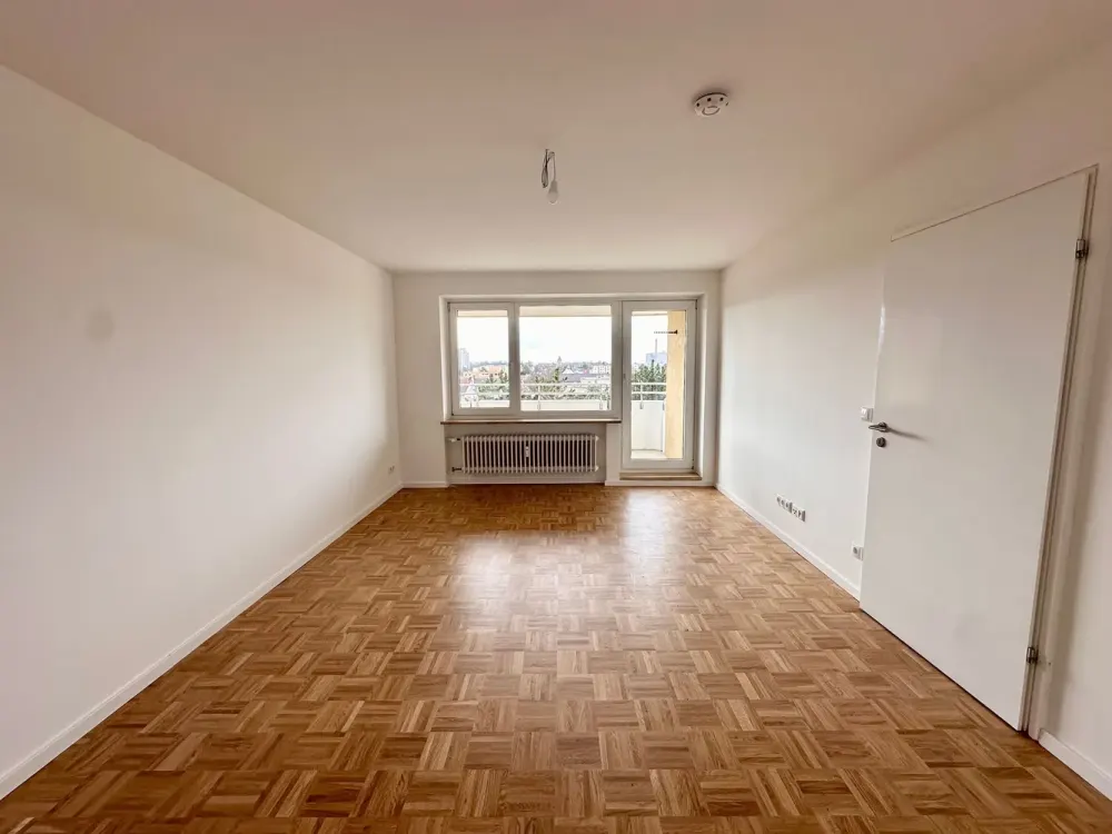 Bright 2.5-Room Apartment with Balcony in Nürnberg