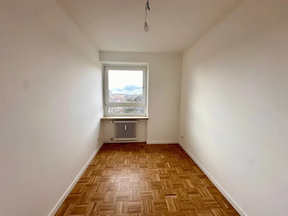 Bright 2.5-Room Apartment with Balcony in Nürnberg