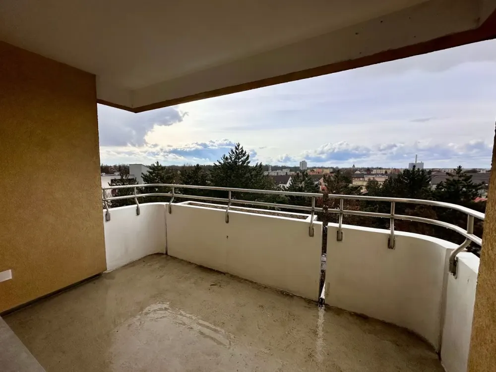 Bright 2.5-Room Apartment with Balcony in Nürnberg