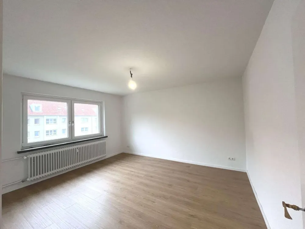 Sanierte 2-Zi-Whg. mit EBK und Tageslichtbad