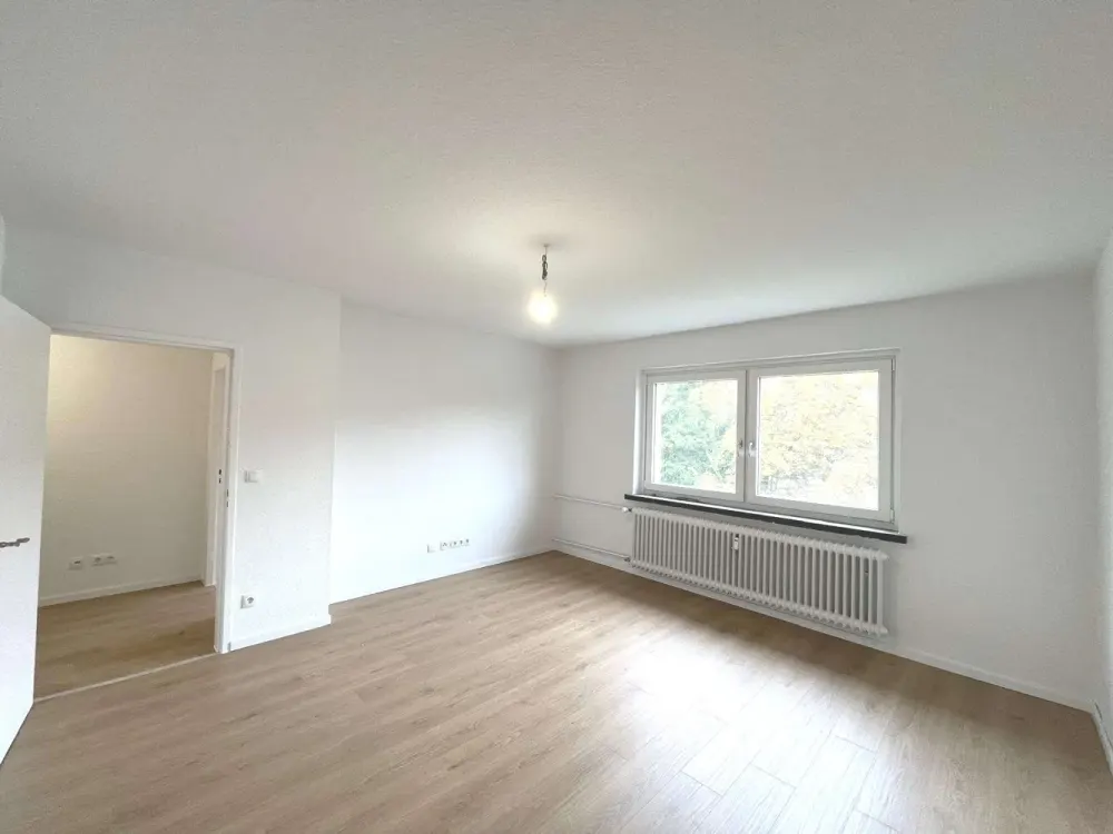 Sanierte 2-Zi-Whg. mit EBK und Tageslichtbad