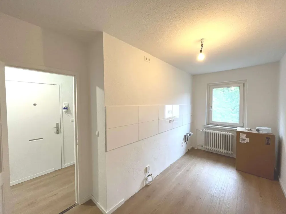 Sanierte 2-Zi-Whg. mit EBK und Tageslichtbad