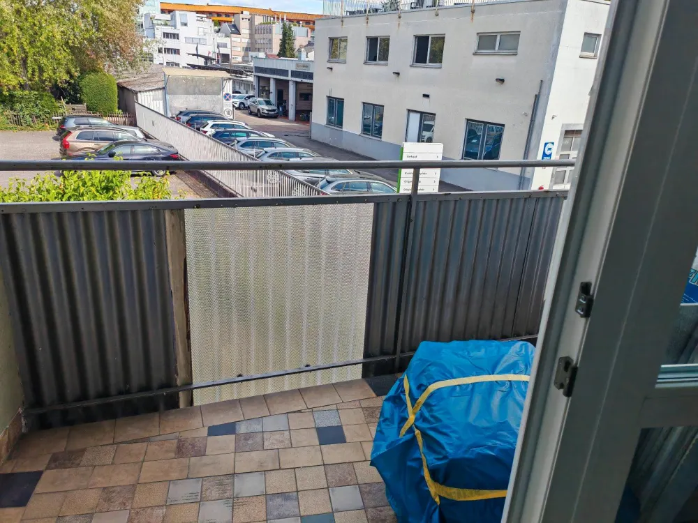3ZW WOHNUNG NEU RENOVIERT WANNENBAD EINBAUKÜCHE BALKON ALLE ZIMMER TAGESLICHT KÖNIGSLACHERSTR NIEDERRAD NÄHE UNI KLINIK DFB CAMPUS FUSSLÄUFIG REWE ROSSMAN EIFLER PENNY TEDI BUSSE/BAHN