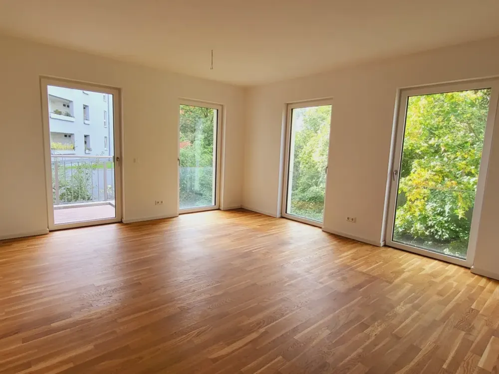 // Zentrumsnah // 2 Zimmer mit Balkon und PKW Stellplatz // ab SOFORT //