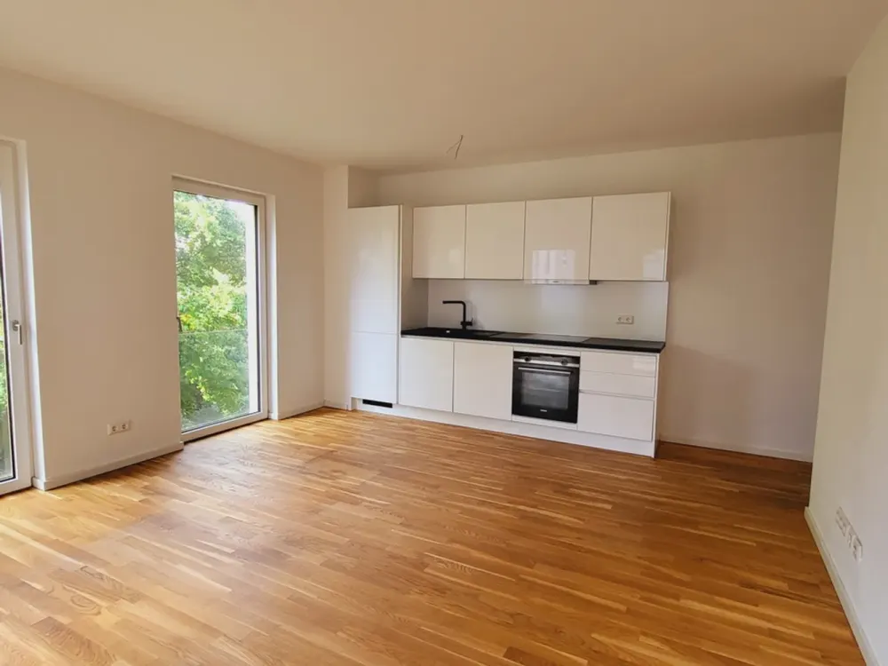 // Zentrumsnah // 2 Zimmer mit Balkon und PKW Stellplatz // ab SOFORT //