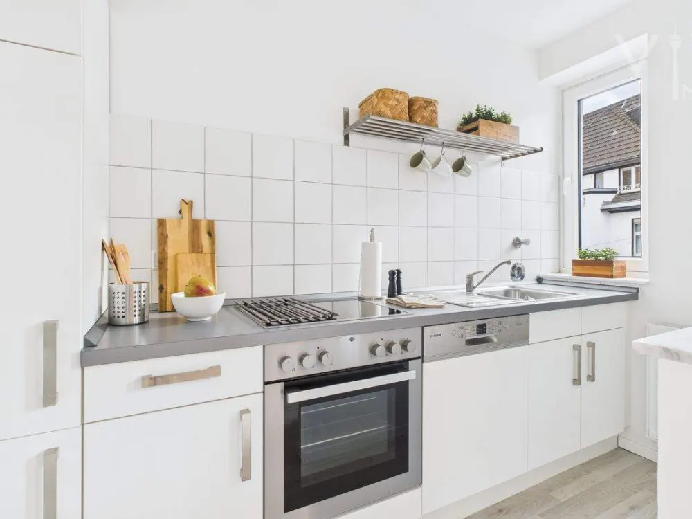 URBAN & COZY! Möblierte 2-Zimmer-Wohnung mit Einbauküche und Loggia