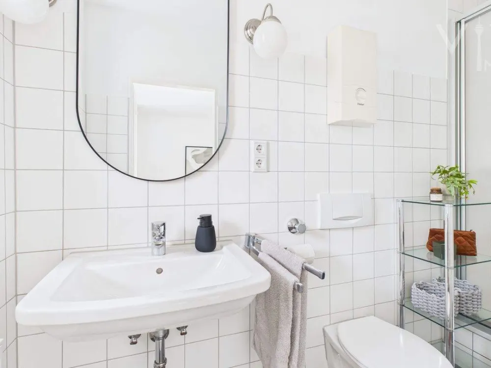 URBAN & COZY! Möblierte 2-Zimmer-Wohnung mit Einbauküche und Loggia
