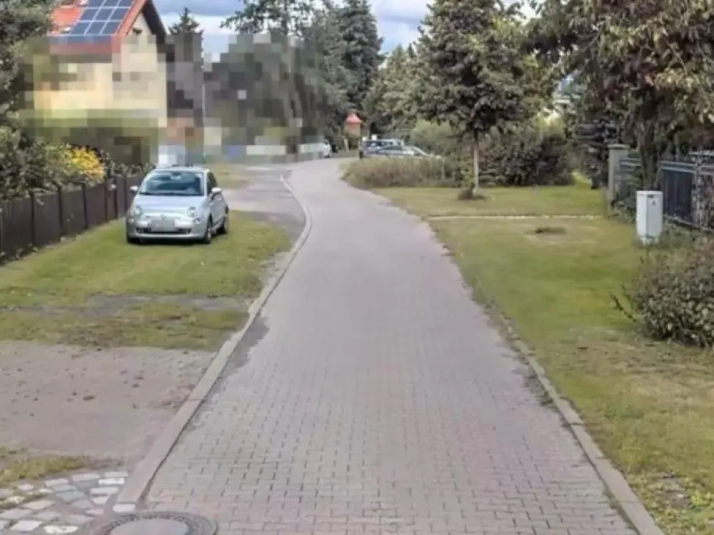 WOHNUNG, ZIMMER, HAUS MIT GARTEN
