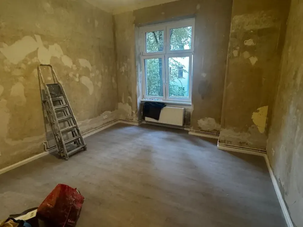 2-Zimmer-Wohnung im ruhigen Seitenflügel in der lebhaften Müllerstraße!