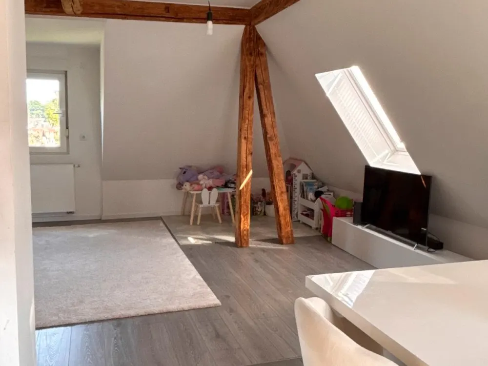 2Zimmer DG Wohnung AB SOFORT FREI