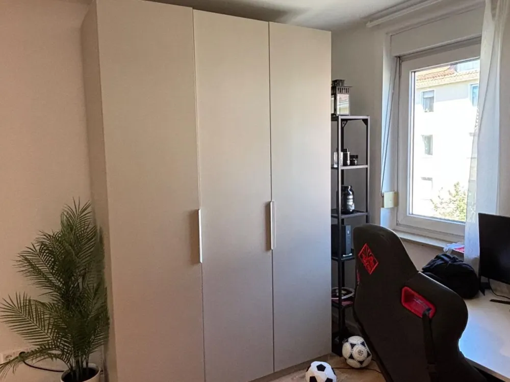 Helles WG-Zimmer mit Balkon in Nürnberg, Tafelfeldstraße
