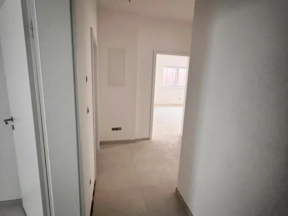 Exklusive 4-Zimmer-Wohnung im EG mit großer Terrasse und Garten