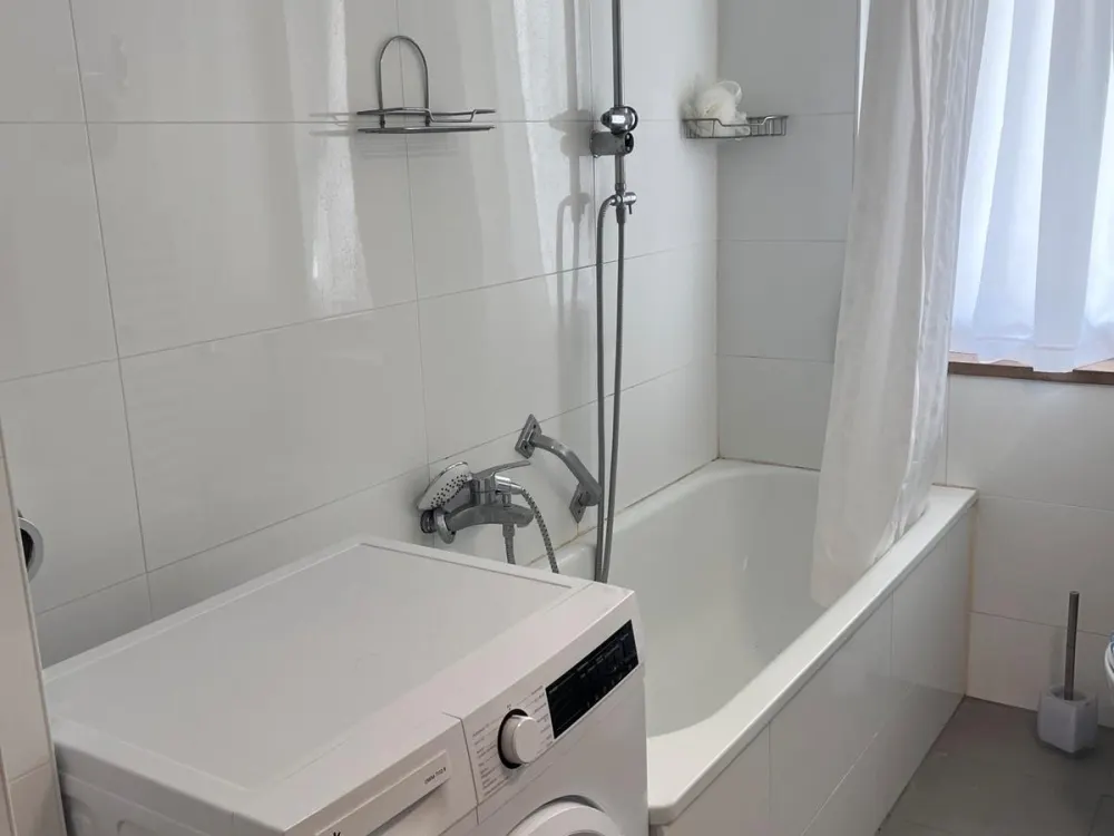 2 WG/Zimmer + Wohnküche in Studentenbude 2x730€ + NK