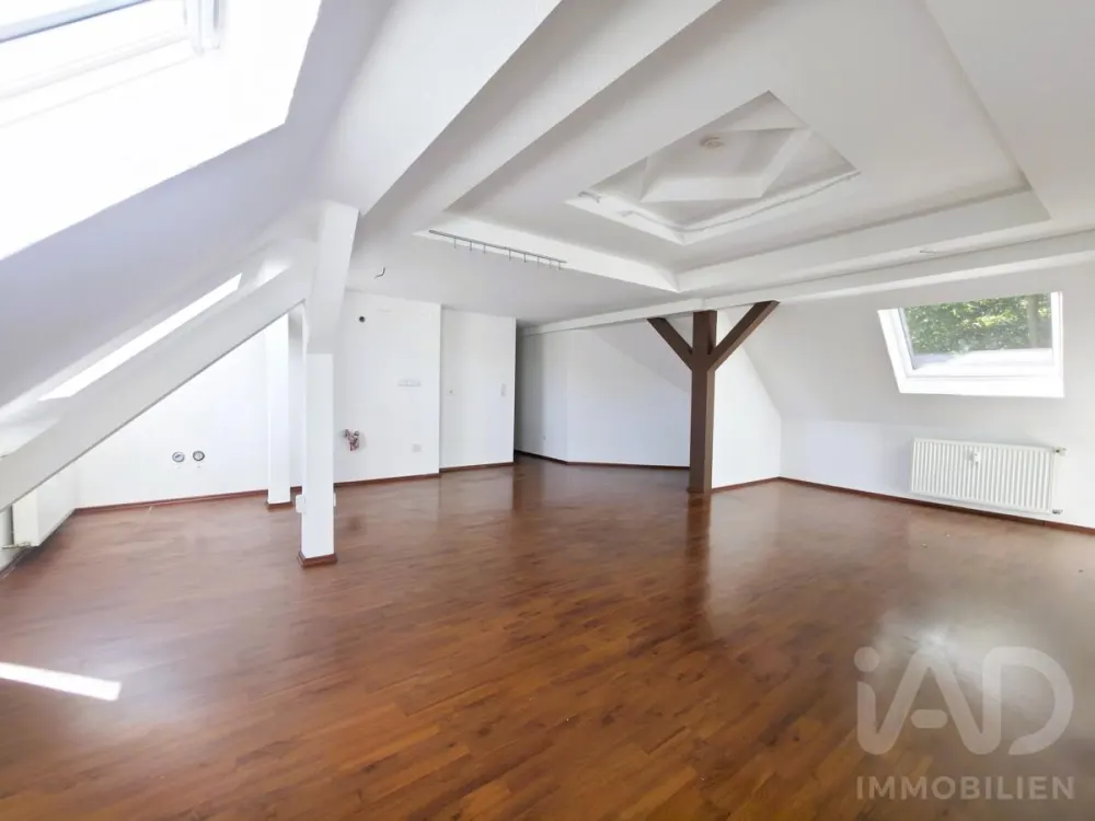 Willkommen in Ihrem neuen Zuhause! Diese charmante Mietwohnung überzeugt durch eine durchdachte Raumaufteilung und eine solide Ausstattung. Die Wohnung bietet ausreichend Platz für Paare oder...