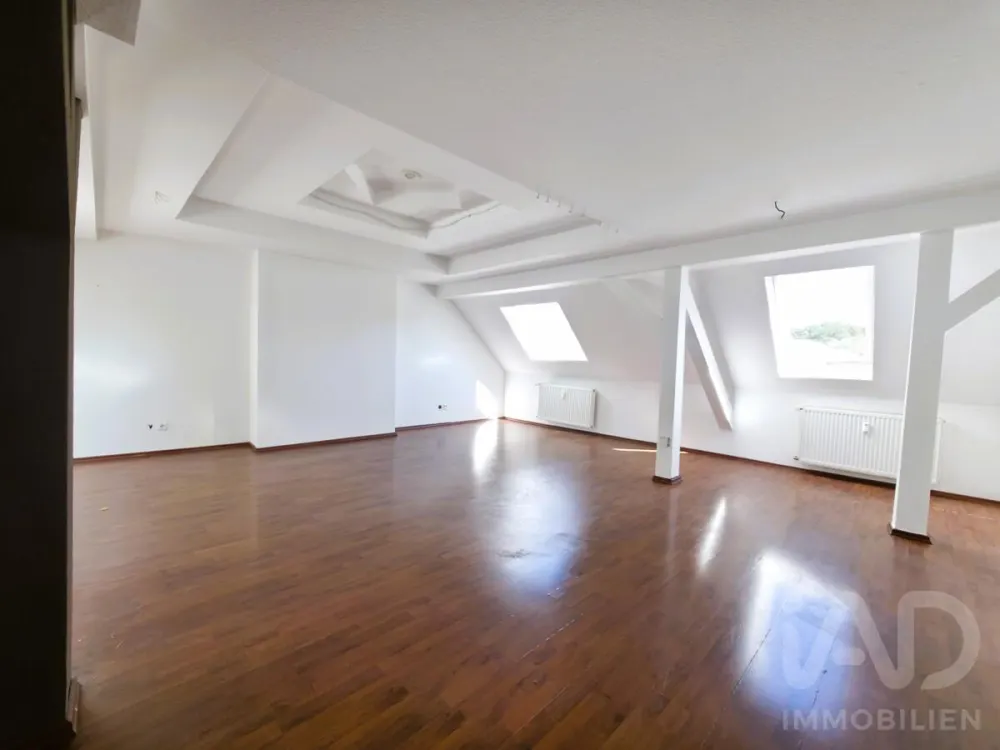 Willkommen in Ihrem neuen Zuhause! Diese charmante Mietwohnung überzeugt durch eine durchdachte Raumaufteilung und eine solide Ausstattung. Die Wohnung bietet ausreichend Platz für Paare oder...