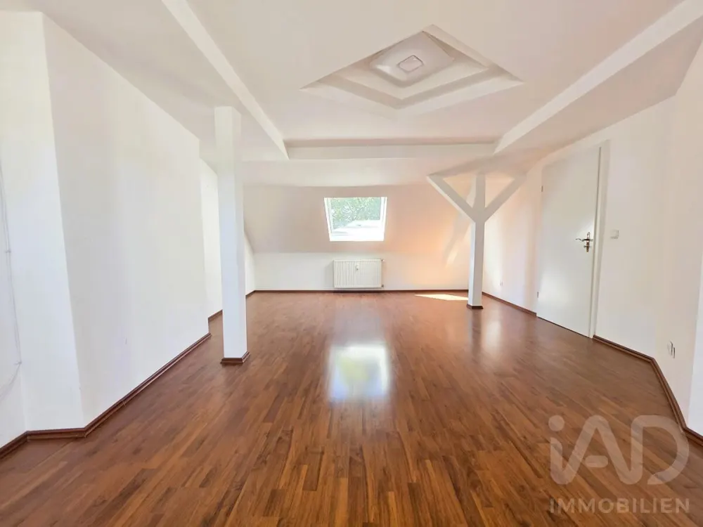 Willkommen in Ihrem neuen Zuhause! Diese charmante Mietwohnung überzeugt durch eine durchdachte Raumaufteilung und eine solide Ausstattung. Die Wohnung bietet ausreichend Platz für Paare oder...