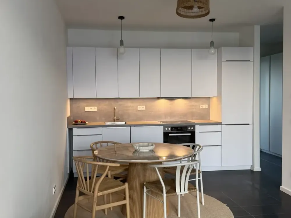 Beautiful & bright 3-Room Apartment with Balcony, Skyline Views & design kitchen in Prenzlauer Berg