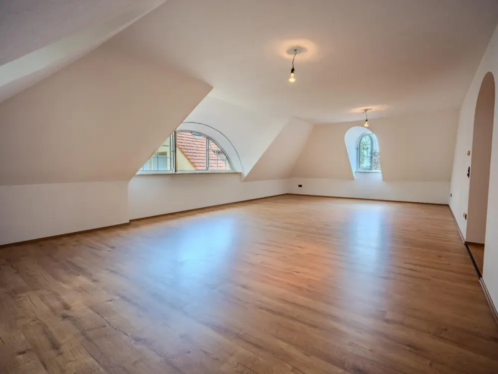 Großzügige 3-Zimmer-Maisonette-Wohnung mit ca. 120 m² in Zirndorf-Weiherhof - sofort bezugsfrei