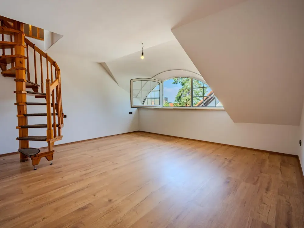 Großzügige 3-Zimmer-Maisonette-Wohnung mit ca. 120 m² in Zirndorf-Weiherhof - sofort bezugsfrei