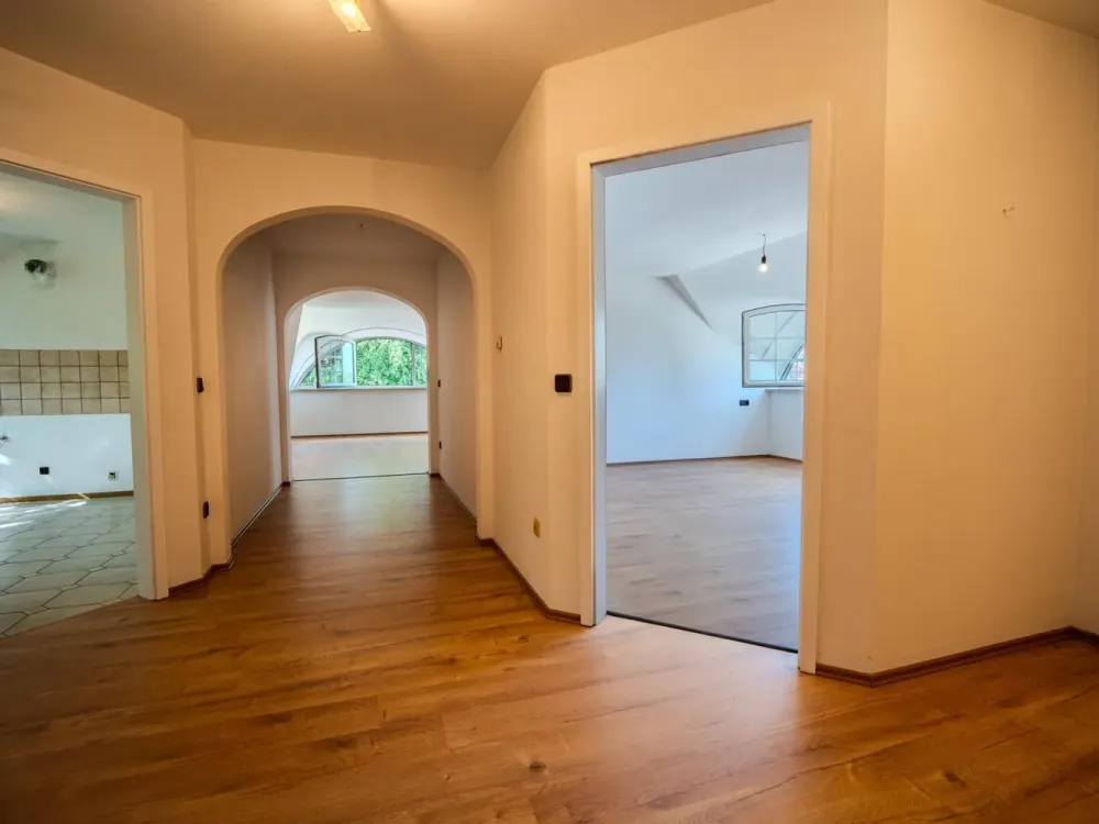 Großzügige 3-Zimmer-Maisonette-Wohnung mit ca. 120 m² in Zirndorf-Weiherhof - sofort bezugsfrei