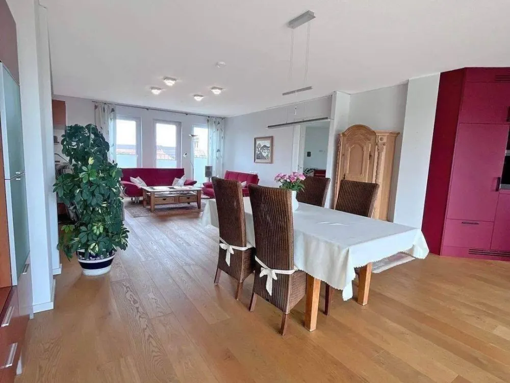 Exklusives Penthouse, barrierefrei: Dachterrasse & Kaiserburg-Blick