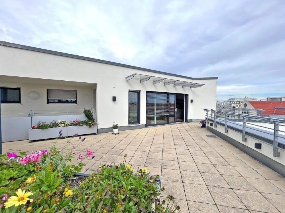Exklusives Penthouse, barrierefrei: Dachterrasse & Kaiserburg-Blick