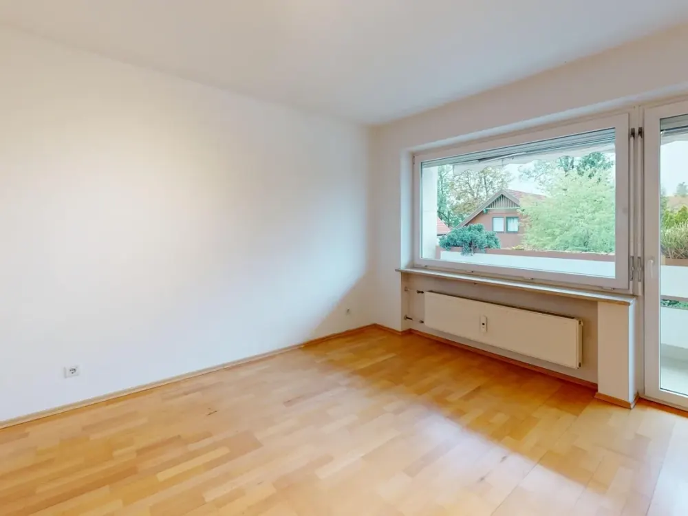 RE/MAX - Helle 3-Zimmer-Wohnung mit großzügigem Balkon in Putzbrunn!