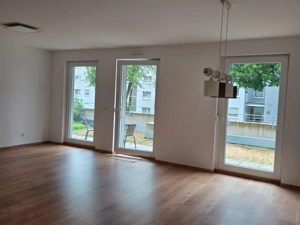 Barrierefreie teilmöblierte 2‑Zimmer Wohnung mit Balkon in Steinb