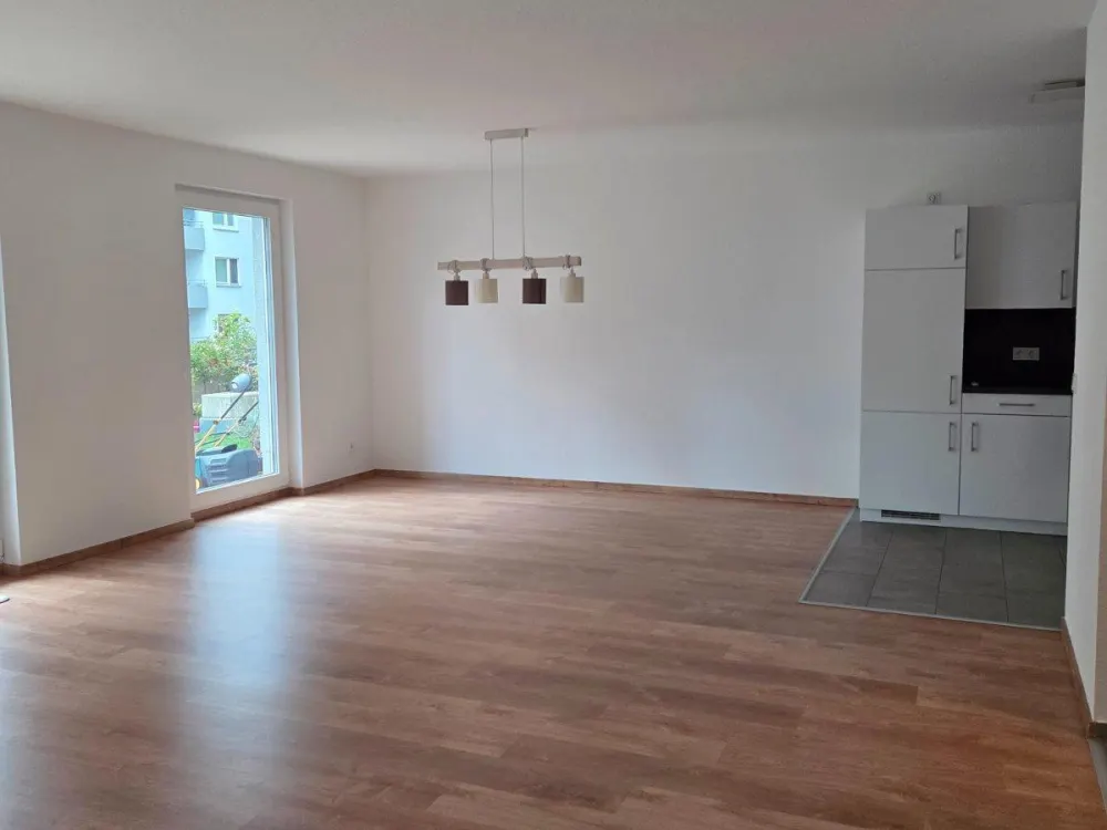 Barrierefreie teilmöblierte 2‑Zimmer Wohnung mit Balkon in Steinb